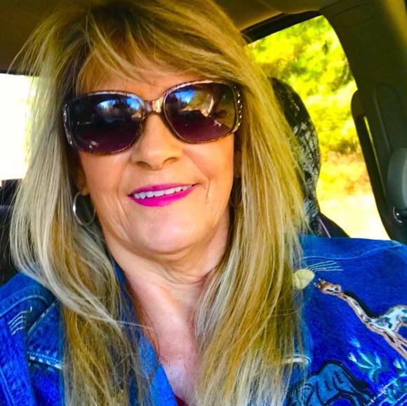Profile Picture of Dana Adams fountain (@dafountain02) on Poshmark