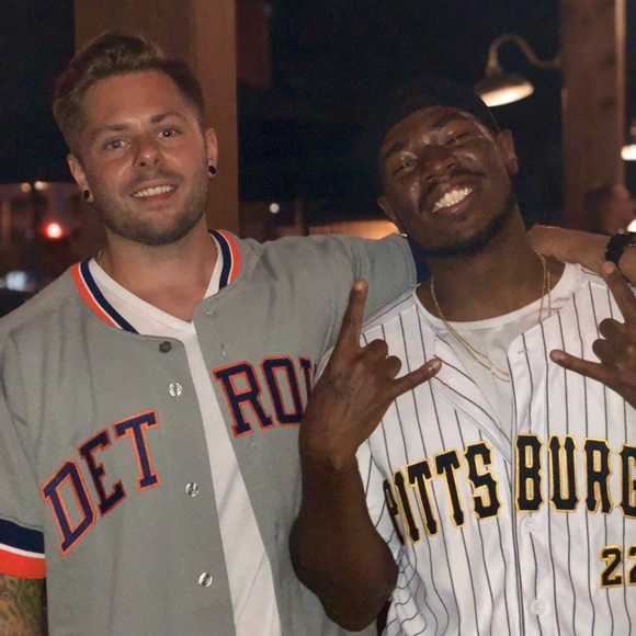 Profile Picture of Christopher Oleszkowicz (@teffy_o) on Poshmark