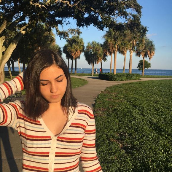 Profile Picture of Noelle Riddle (@justsomeweirdo1) on Poshmark