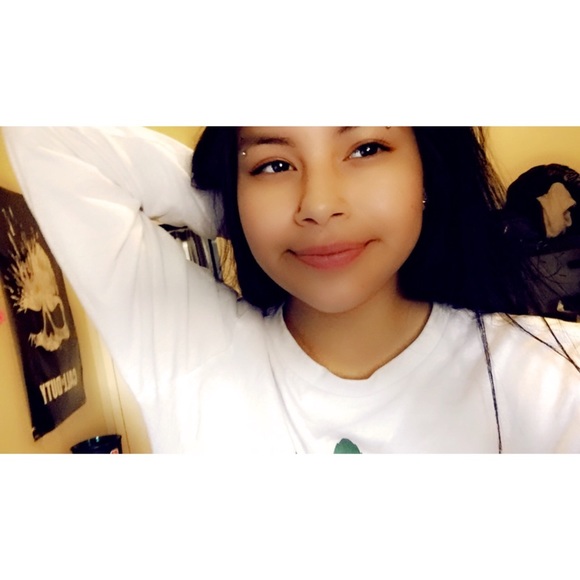 Profile Picture of Kailyn Crivea (@keeksxo88) on Poshmark