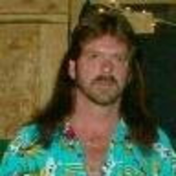 Profile Picture of Kim Vowels (@777kim777) on Poshmark