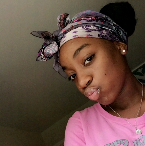Profile Picture of Seanice Goode (@seanicegoode) on Poshmark