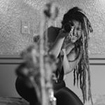 Profile Picture of Alexa Serrano (@ella_escribe_con_luz) on Instagram