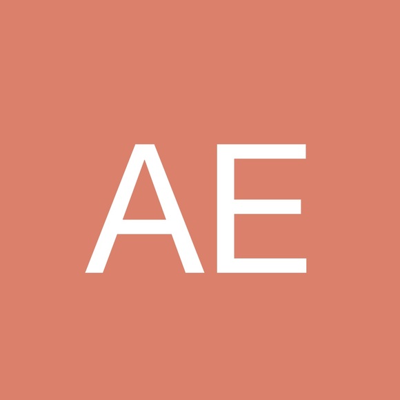 Profile Picture of Alex Enderle (@alexenderle) on Poshmark