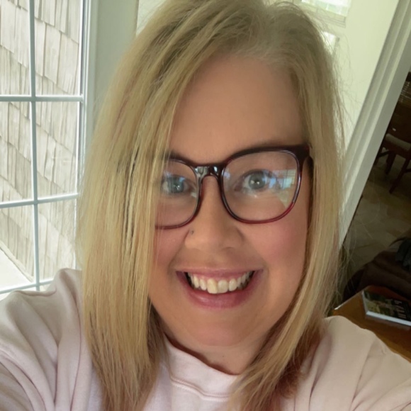 Profile Picture of Jackie Firsching (@jfirsching) on Poshmark