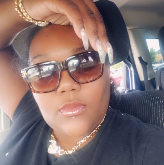 Profile Picture of Clarissa Clayton (@rissa35) on Poshmark