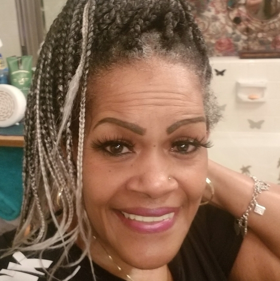 Profile Picture of Pamela Fletcher (@beeloved757) on Poshmark