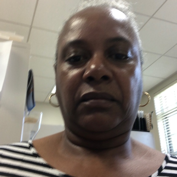 Profile Picture of Cassandra Grant (@icgrant) on Poshmark
