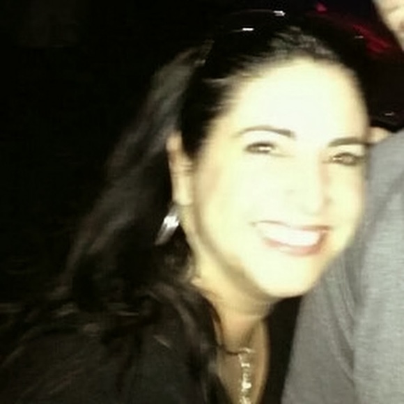 Profile Picture of Sheryl Marks (@magnabiotch44) on Poshmark