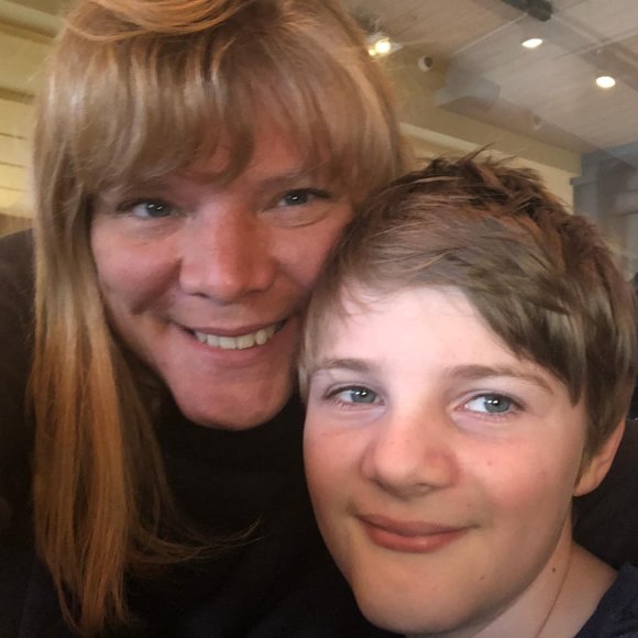 Profile Picture of Shelly Hanson (@jshellhanson) on Poshmark