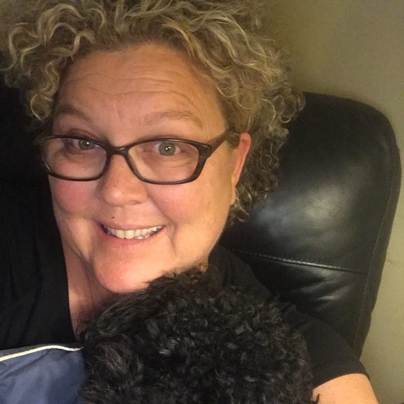 Leslie Piepmeyer - Poshmark Profile Picture of Leslie Piepmeyer (@lesliep65) on Poshmark