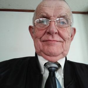 Profile Picture of Robert Eggert (@02heavychevy) on Twitter