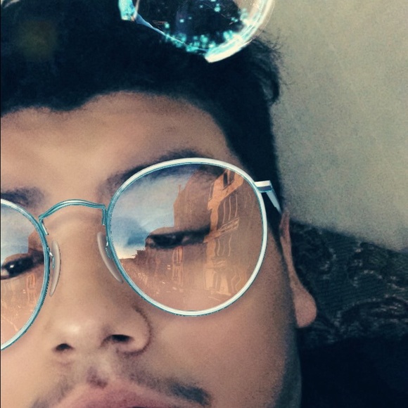 Profile Picture of William Rodriguez (@will_rdzz) on Poshmark