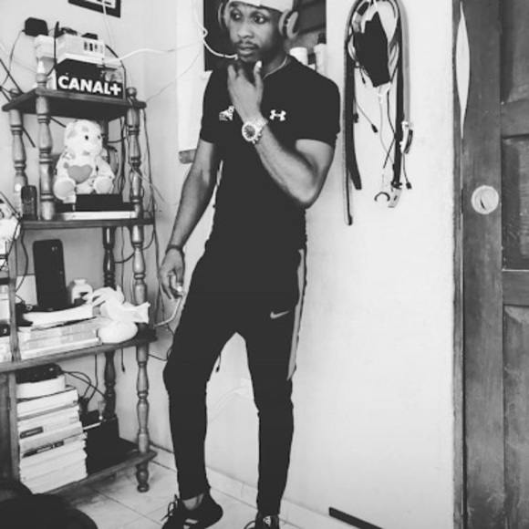 Profile Picture of Watson Exalien (@wexalien) on Poshmark