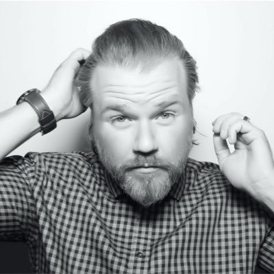 Profile Picture of Tyler Labine (@@TyLabine) on Twitter