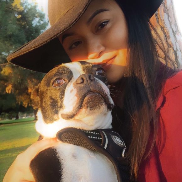 Profile Picture of Vernadine De jesus (@vernadinerdj) on Poshmark