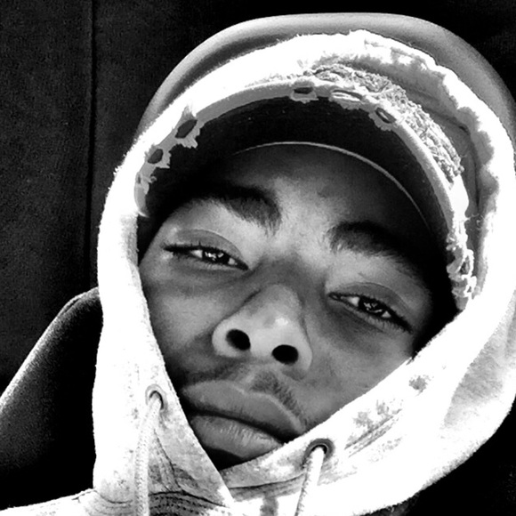 Profile Picture of Thomas Dancy (@famthomas) on Poshmark