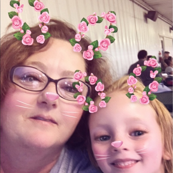 Profile Picture of Lisa Mesker (@lisamesker) on Poshmark