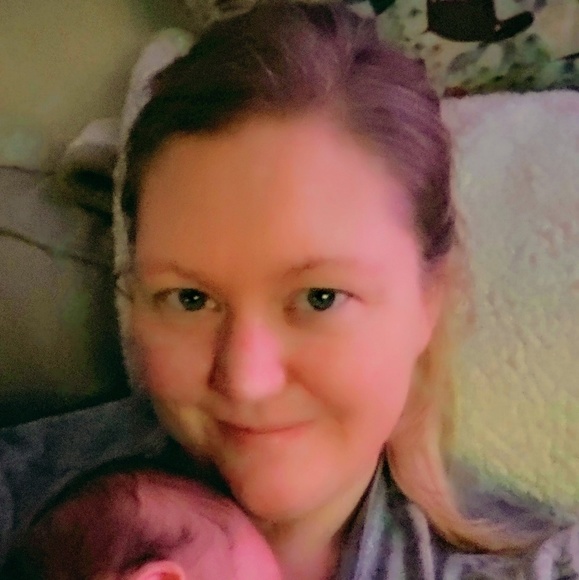 Profile Picture of Rachel Ciesluk (@zmirabb4555) on Poshmark