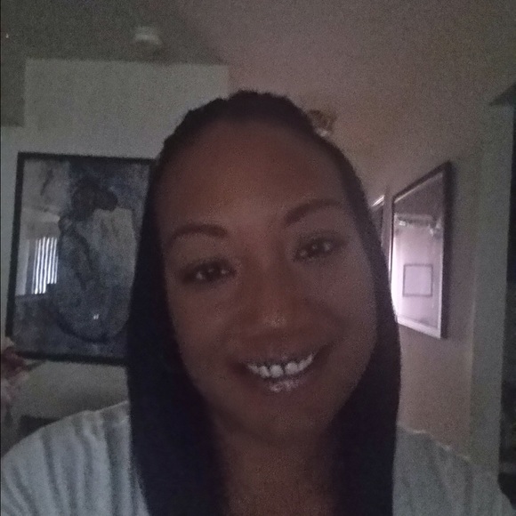 Profile Picture of Sandra Burnside (@sexything) on Poshmark
