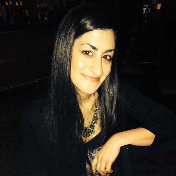 Profile Picture of Farrah Derderian (@fderderian) on Poshmark