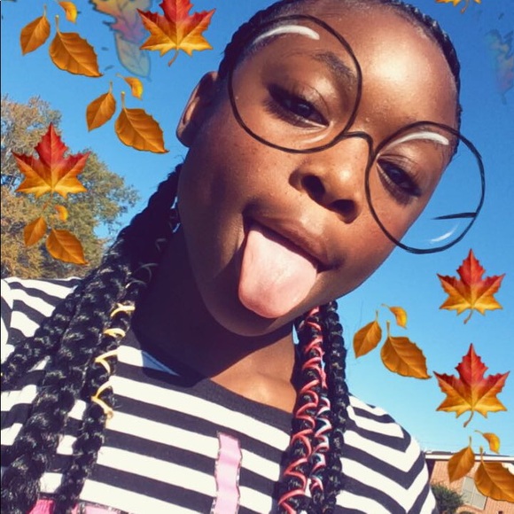 Profile Picture of Alexia Joyner (@alexiajoyner12) on Poshmark