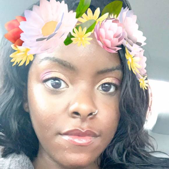 Momo Porche - Poshmark Profile Picture of Momo Porche (@nique_chi) on Poshmark