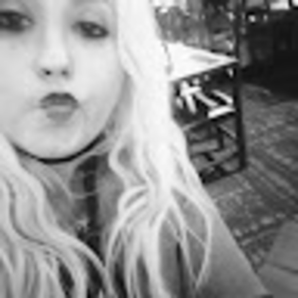 Profile Picture of Cara Riedell (@carariedell49) on Poshmark