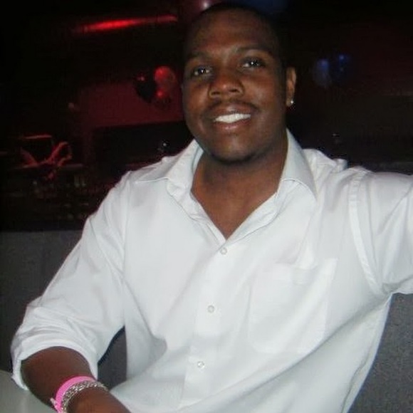 Profile Picture of Mike Reid (@justmikereid) on Poshmark