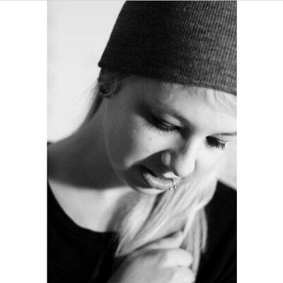 Profile Picture of Larissa Neumann (@neumann_larissa) on Twitter