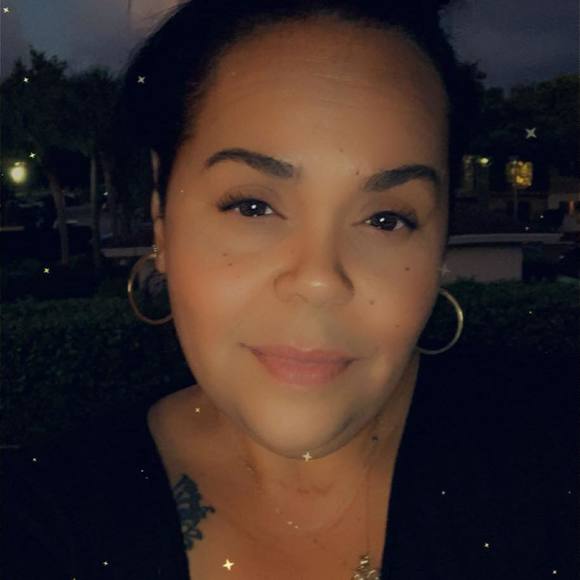 Profile Picture of Melissa Pascuali (@mimi_71) on Poshmark