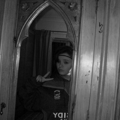 Profile Picture of Libby Glenn (@babey_97) on Twitter