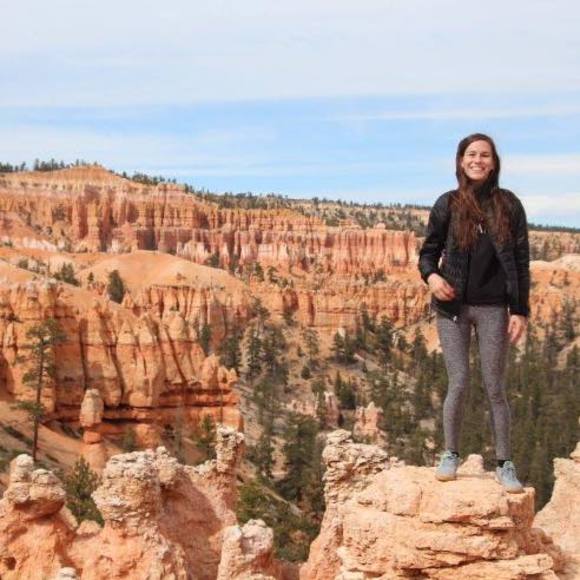 Profile Picture of Marghi Demer (@margsner) on Poshmark