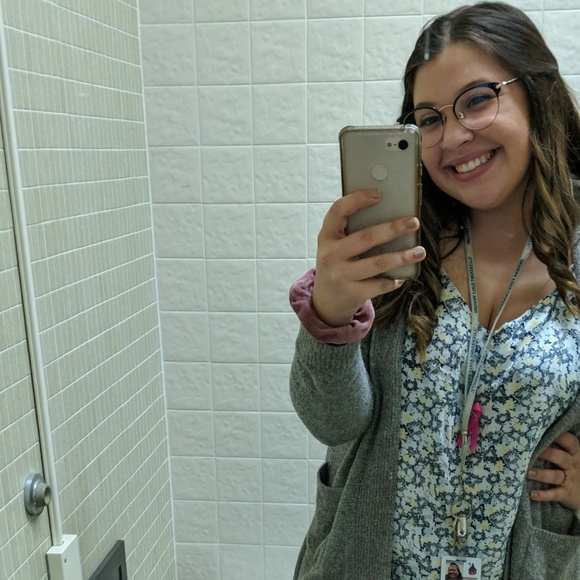 Morgan Lesich - Poshmark Profile Picture of Morgan Lesich (@morgan_lesich) on Poshmark