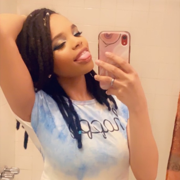 Profile Picture of Bernice Walker (@penguintopia120) on Poshmark