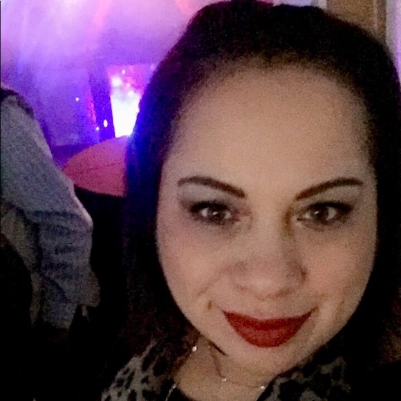 Profile Picture of Alex Banda (@abanda73) on Poshmark