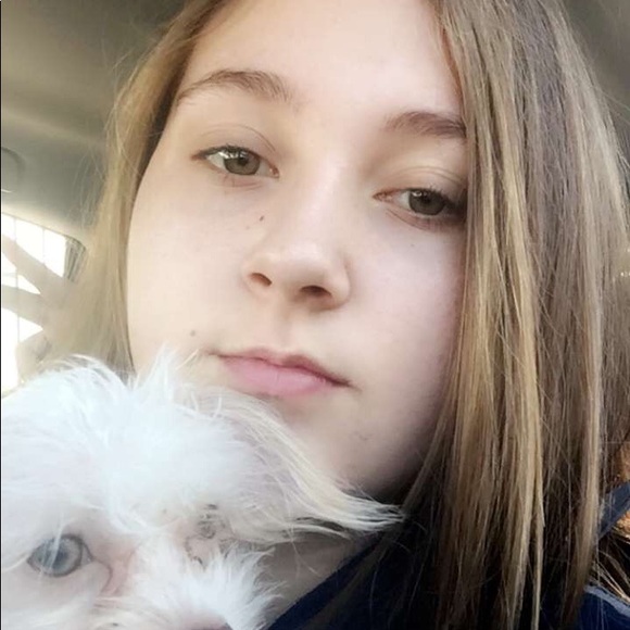 Danielle Paddor - Poshmark Profile Picture of Danielle Paddor (@dpadd) on Poshmark