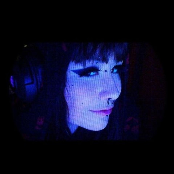 Profile Picture of Jolene Thibodeau (@eatingfood09) on Poshmark