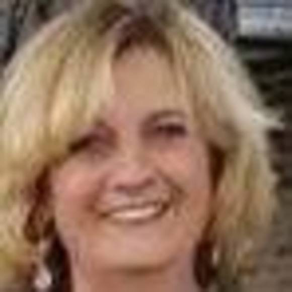 Profile Picture of Jackie Evanego (@jackie_evanego) on Poshmark