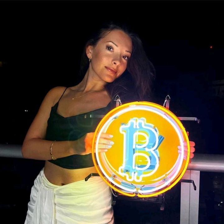 Profile Picture of Tracy Freeman (@tracy_trades) on Tiktok
