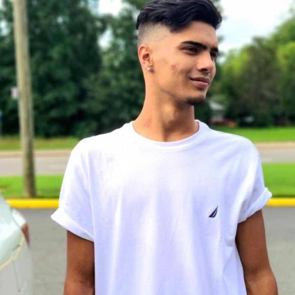 Profile Picture of Shahram Rahmatyy (@shahramrahmatyy) on Poshmark