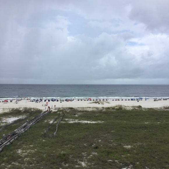 Profile Picture of Kee Wee (@its_keewee) on Poshmark