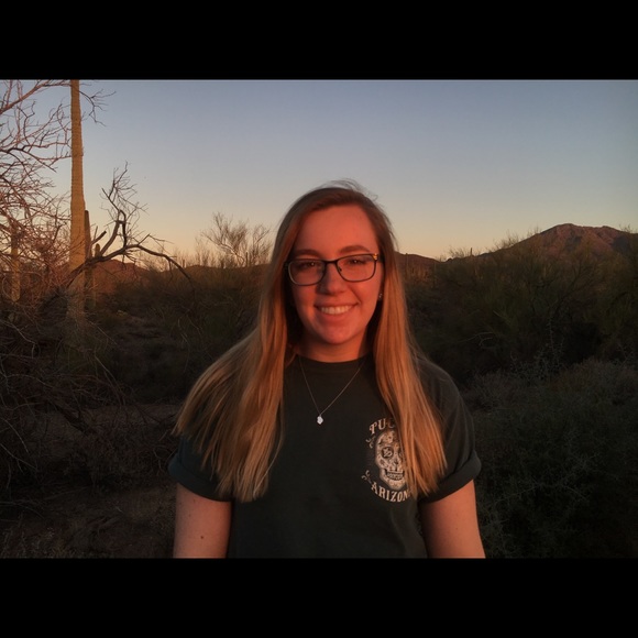 Profile Picture of Sarah Stamas (@strapp182) on Poshmark