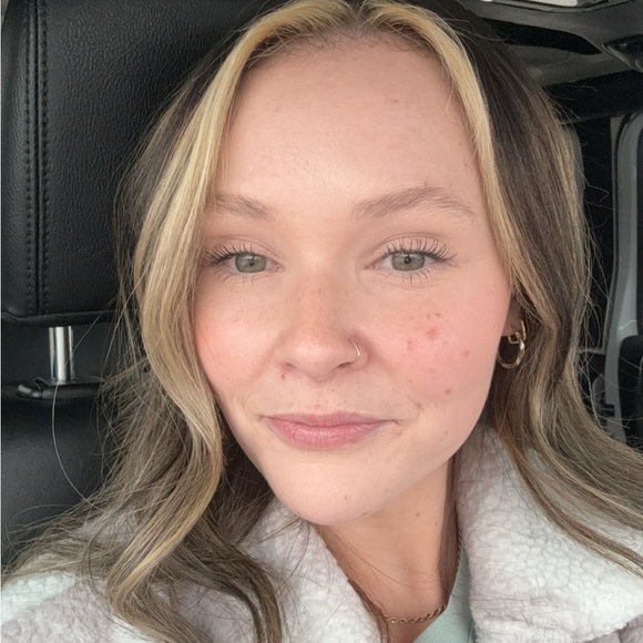 Profile Picture of Alexandria Prorok (@aprorok) on Poshmark