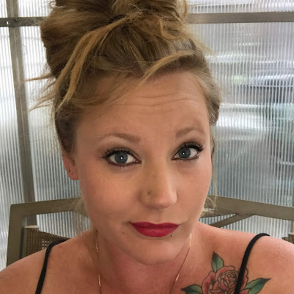 Profile Picture of Donna Oberbeck (@donna_oberbeck) on Poshmark