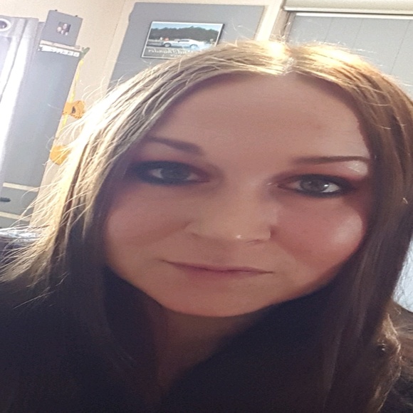 Profile Picture of Amanda Huling (@amandaethan1) on Poshmark