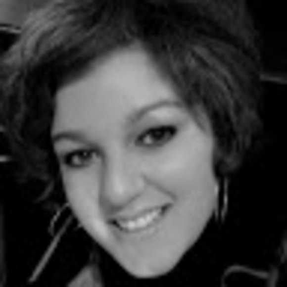 Profile Picture of Caroline Hackmeyer (@chackmeyer) on Poshmark