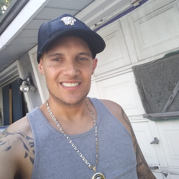 Profile Picture of Eric Cain (@ericcain_83) on Poshmark