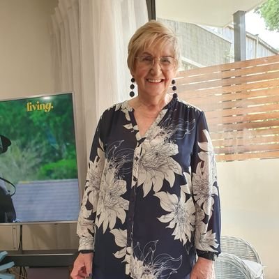 Profile Picture of Frances Housden (@HousdenFwriter) on Twitter