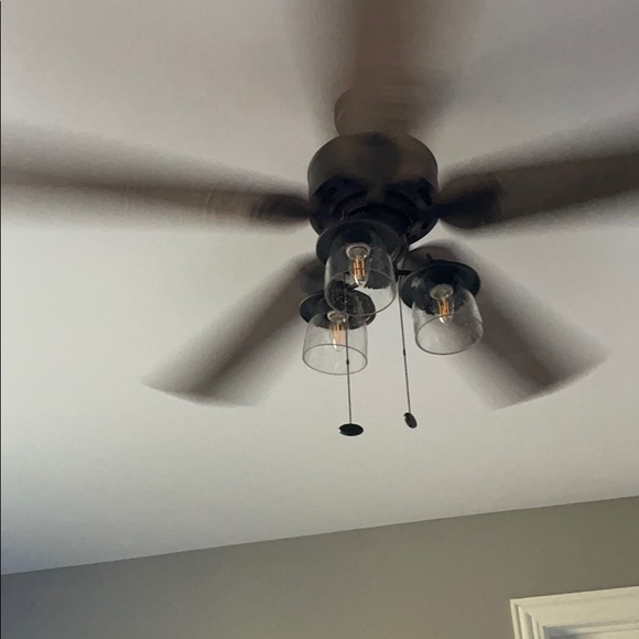 Profile Picture of Renee Hedrich (@reneehedrich) on Poshmark